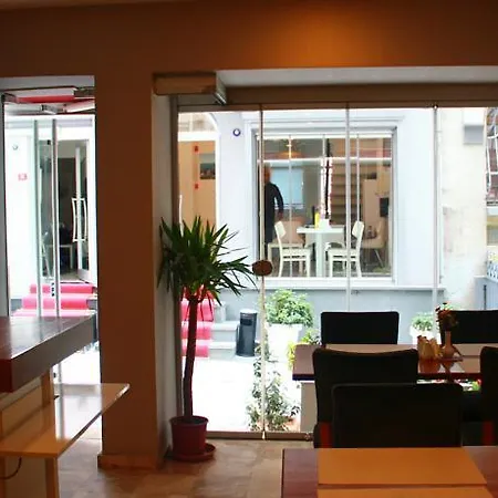 Hotel Alyon 3*